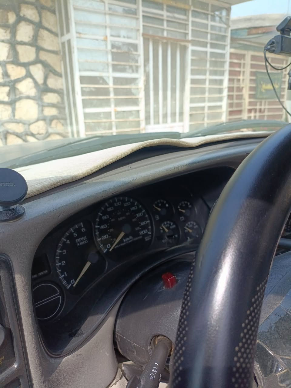 سلام عليكم الفينة 2002 للبيع مكينة كير واكسل جيد جدا تبريد ممتاز 3قطع تحويل ثاني يوم ... ***********
