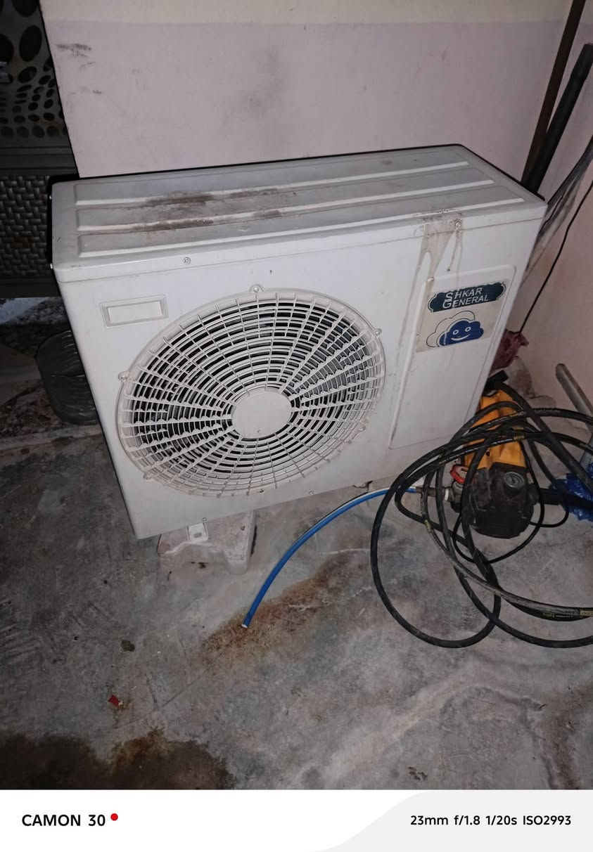 السلام عليكم شباب عندي سبلت طن ونص شغال تدفئه تبريد اي عيب ما بيه سعر 350 بمجال عنواني كركوك حي العسكري./***********
