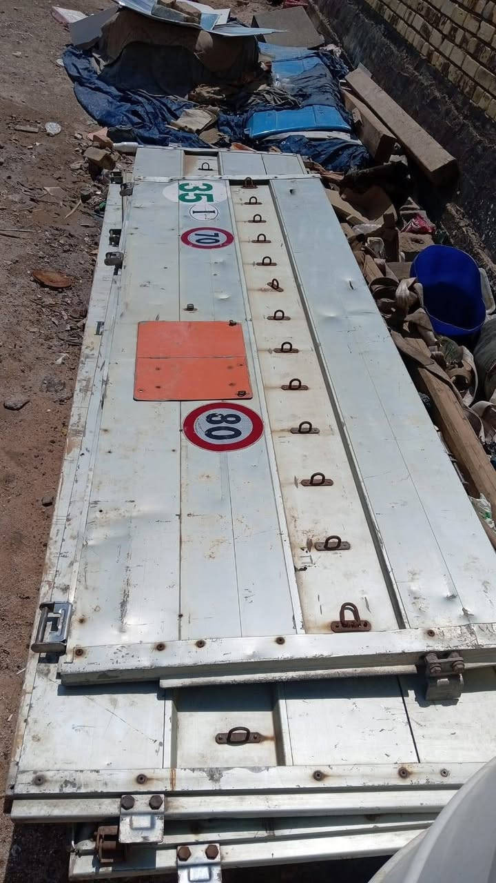 سلام عليكم صفاح فافون للبيع طول 13/60 ارتفاع 80.        اتصال***********
