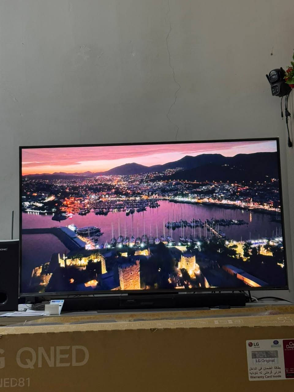 شاشهLGوكالة خوشناو الاصلي ضمان 5سنوات4K حجم55 ستعمال كلش قليل بعده بل غلاف LGغنيه عن تعريف اي زلغ مابيه جميع البرامج والعاب شغل فول سمارت فول موصفات 
العنوان بصره ابو الخصيب حمدان ***********سعر 850بيه مجال حق جيه

