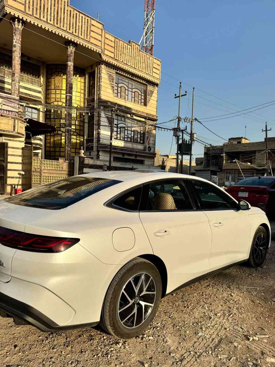 سلام عليكم للبيع BYD كن L
موديل 2024 

لون ابيض

فوول مواصفات 

كرسي كهرباء

اربع كامرات 360 درجة 

حساس امامي خلفي 

كراسي جلد 

شاشة جبيرة وقلابة 

بعد هواي مواصفات 
بطاريه كبير 120 كيلو 
بصمتين وكارت
 
(ملاحضه) السياره كفاله عامه من الزلغ ومن كل النواحي

السيارة ماشية 9000
 العنوان الدورة 

السعر 27/500 مليون وبيها مجال

***********
