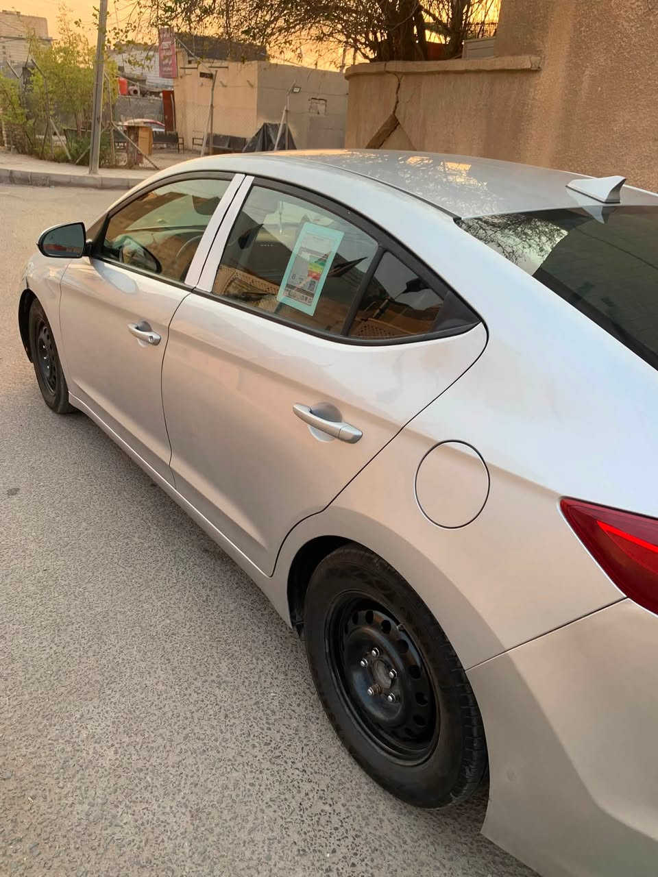 سياره مديل2018وارد امريكي بيها 3قطع والسنويه منتهي صاله سنه او اكثر  رقمها اربيل مكينه 1800
تخم تاير جديد تحكم ستيرن
تبريد منضومه جديد ثلج
كل الكهربائية شغاله سياره ناقصها شغلات بسيطه سعر ١٠٥ بيها مجال بسيط التوصل على هاذ رقم ***********

