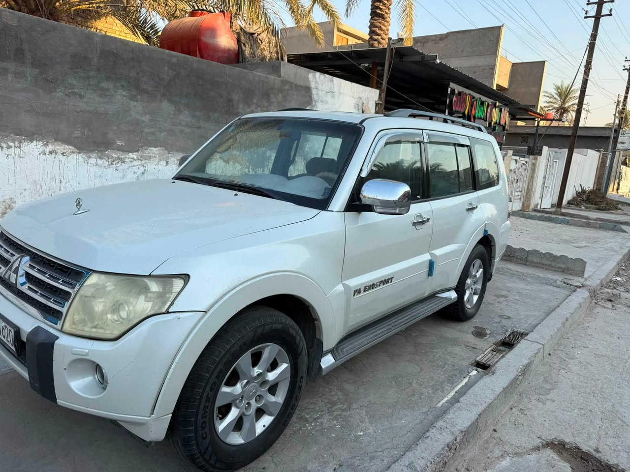 بايجيرو حبتور فول فتحت سقف
كشن كهرباء 

بصمة تشغيل عن بعد 

تبريد ويا سويج ٣ قطع

ثلاجة 

٧ راكب 

لايت زنون 

كفالة من صبغ  

بيهة بس مكانين بارد جدا بسيطات 

تخم تاير 

باتري جديد 

كير مكينة اكسل خير من الله 

سيارة بيهة منضومة غاز 

سيارة بغداد 

سعر ١٣٠ بيهة مجال
***********
