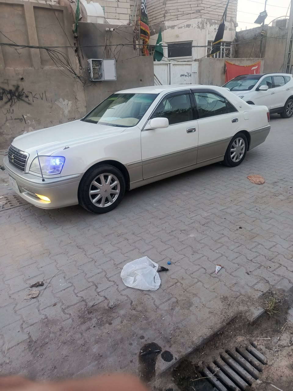 ملكه موديل 2003 ديفور زغير قرار48
رقم كركوك كفاله عامه من الكصه والاصوليات 

مدفوع كمرك وضريبه باقي بس رقم

حداديه جديده وتخم تاير جديد

كرستال اصل ٣ دكم 

تبريد خير من الله 

كشنات كهربائي برده خلفيه ups

السعر ١٠٣ وبيها مجال للشراي

مكاني نجف كوفه ***********

