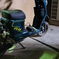 R9 • نقوصات بسيطة • بطارية نضيفه
