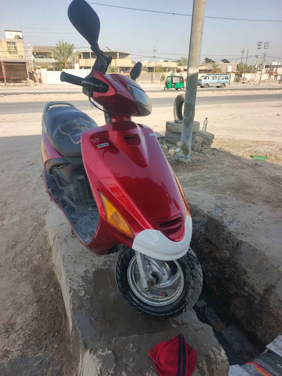 دراجه فراشه للبيع كفاله عامه كهربائيات كله شغاله سلف هندر
سعر 425وبيه مجال للطيبين 
مكان القاسم ***********
