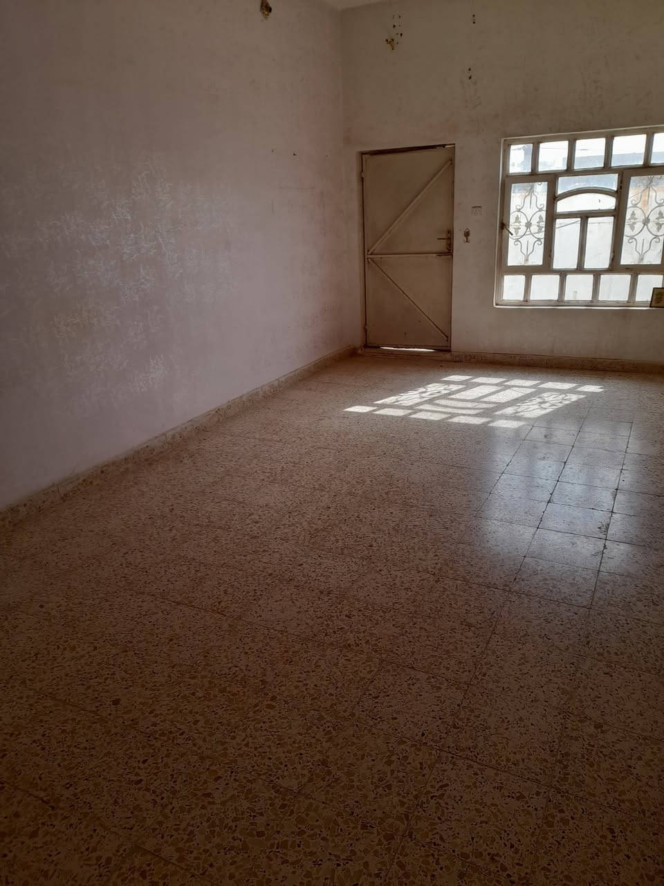 ام الخيل • غرفتين وصالة • عائلة صغيرة