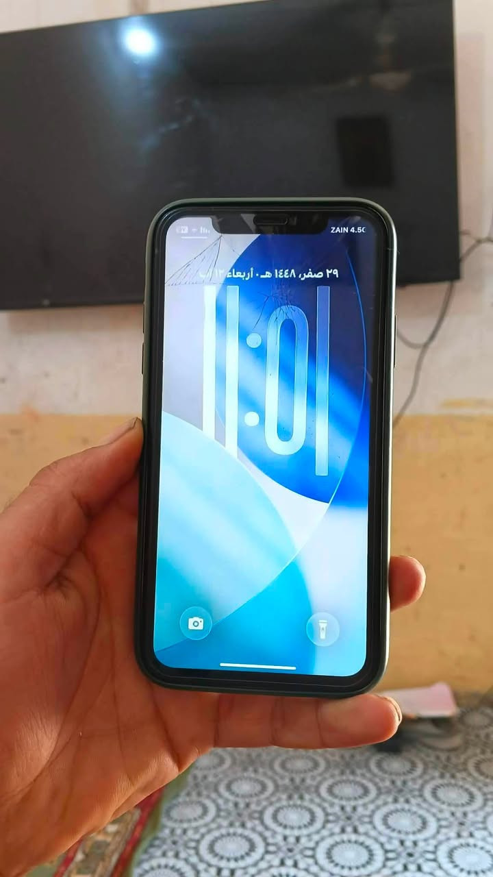 آيفون 11ذاكرته 128مبدل شاشه اصليه وبطاريه فيس إيدي شغال كامرات تصال كلشي شغال بي فطور مثل ماواظح بصوره بيع أو مراوس استفسار خاص أو ***********سعر 135قفل
