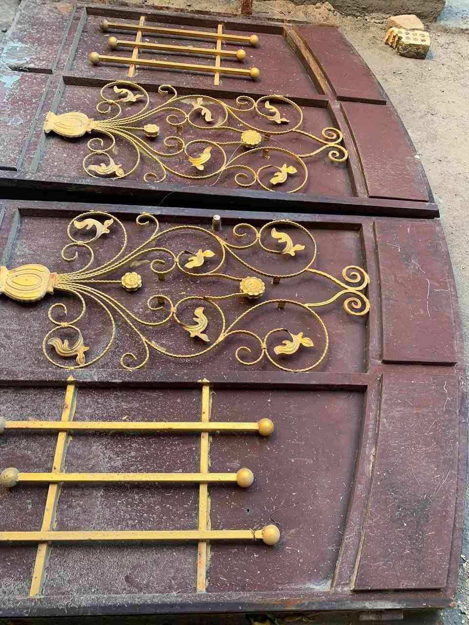 للبيع باب خارجيه حديد ثقيل مستعمله للبيع
بغداد الدورة 
للتواصل وتساب ***********
