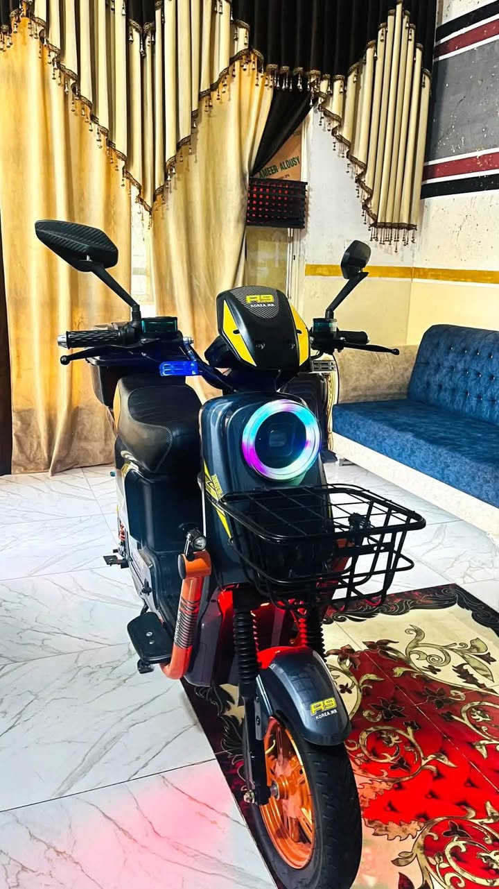 ﷽
سلام عليكم 🫡 

دراجه شحن R9 

الملف 2000 واط ⚡️

الدراجه خمس بطاريات 🔋 

الشحنه الوحده تمشيك 50 كيلو متر ✅ 

الدراجه مستخدمه شي قليل والدراجه نضيفه فولل ✅🌺

السعر والتفاصيل مراسله خاص 🌱

الرقم ***********

النعنوان ديالى خان بني سعد
