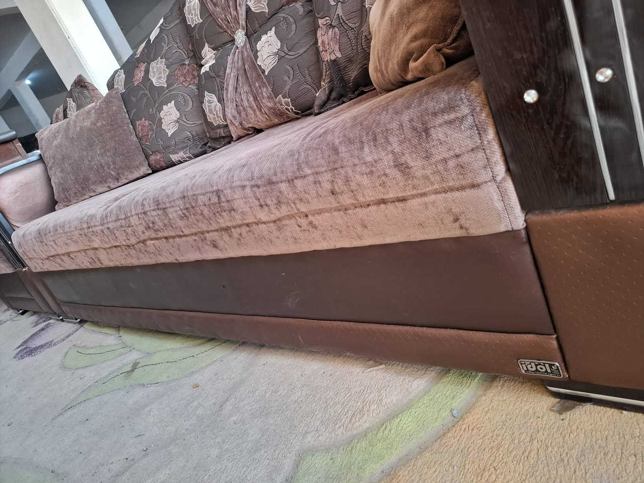 تخم باله تركي ماركه اوربي ثقيل نظيف جدا جدا 10نفر اسفنج ضغط طبي بولستر هيكل حديد كلش قوي الضهر كوشه وجهين  نضيف باله تركي
الحمزه الغربي ***********
