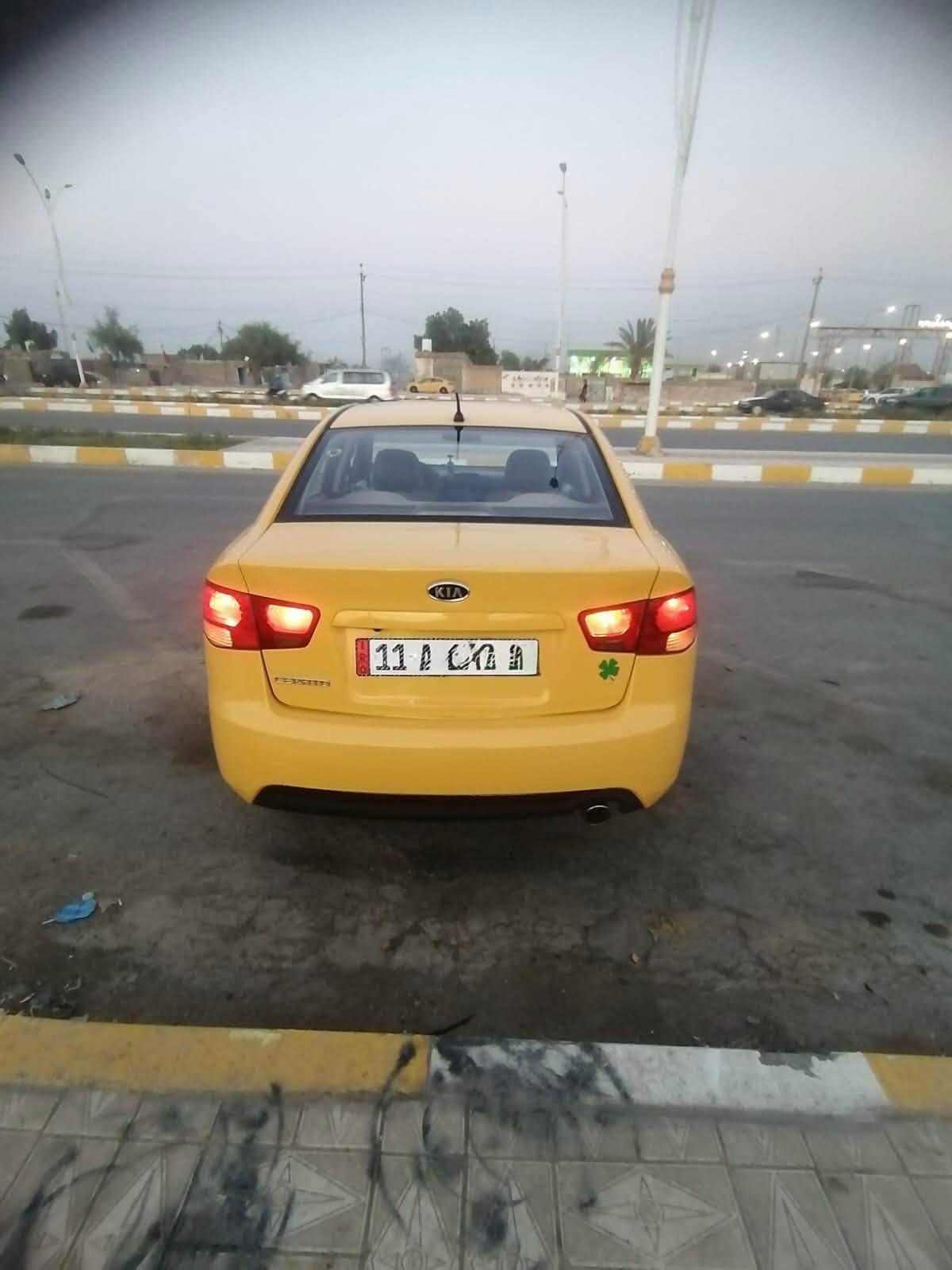 ياالله سلام عليكم سياره  12 رقم بغداد كفاله عامه سياره جديدة ما مشتغله 85 بيها مجال حك جيه ‭***********‬
