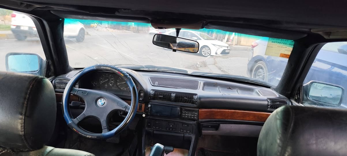 ​🚗 للبيع: بي ام دبليو (BMW 735i) موديل 1990 🚗
المواصفات والتفاصيل:

​الماركة والفئة: BMW الفئة السابعة (735i).

​الموديل: 1990.

​المحرك: 6 سلندر.

​الحالة الميكانيكية: المحرك والگير بحالة جيدة جداً.

​البدي موضح بدقة في الصور المرفقة.

​الموقع: كربلاء المقدسة.

​💰 السعر المطلوب: 28 ورقة (قابل للتفاوض البسيط )

​📞 للتواصل والاستفسار:

​رقم الهاتف / واتساب: ***********
