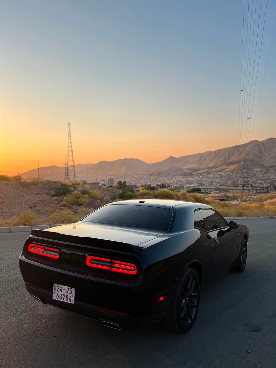 السلام عليكم
اخوان  دوج جالنجر 2023. للبيع 
مواصفات sxt معروفه 
 ماشيه 80 الف ميل 
  كاتي تترقم شيمالي  
دهوك اربيل سليمانيه 
 حادث بنيد و جاملغ 
  بدون شاصي شرط 
 ارباك سستم مبل دركه ودشبول 
 مده رقم 90 يوم 
 مكان سياره دهوك. 
سعرها 168 مجال للشراي 
للتفاصيل اكثر  *********** واتس اب 
رقم شاصي بل منشور.
