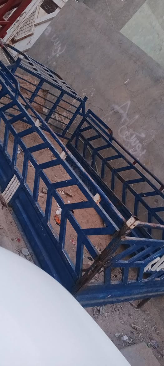 سلام عليكم ذني 2 محجرات للبيع ومناسبات الي يريدهن بخدمته ‏‪***********‬‏ المحجر الحمر ب350 والزرك ب 300حديد الثقيل
