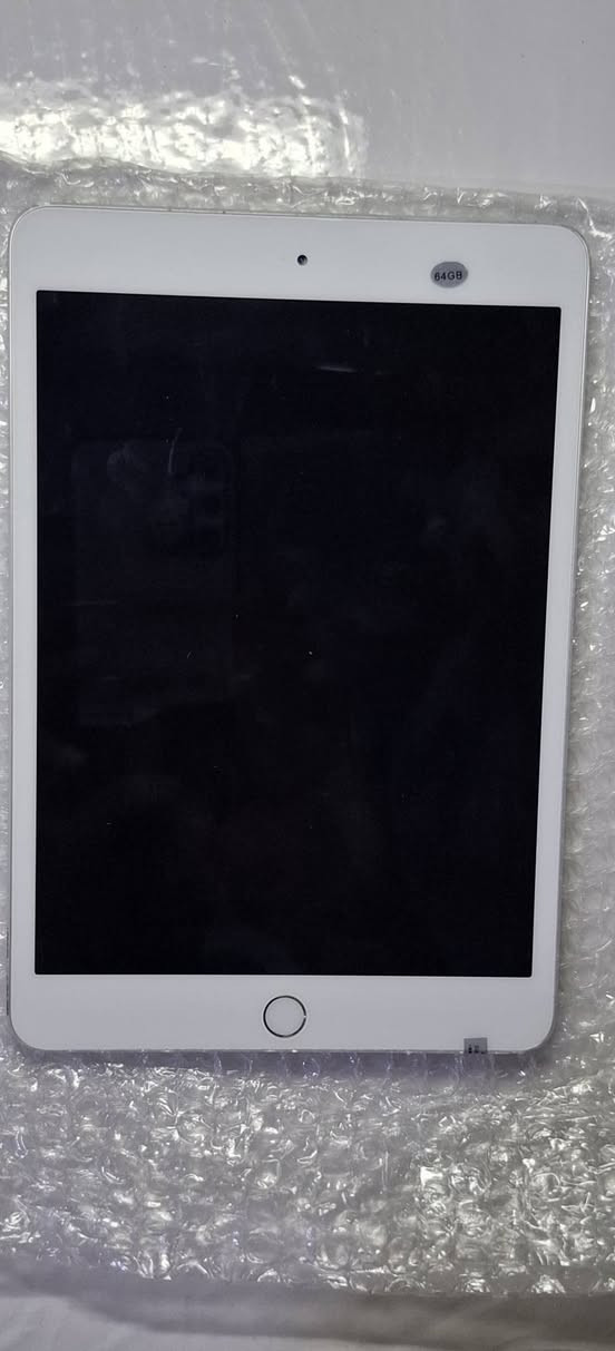 النوع: آيباد ميني 3 (iPad mini 3)
​الشاشة: 7.9 بوصة (حجم صغير وعملي)
​المميزات: بصمة أصبع + واي فاي
​الذاكرة: 64 جيجابايت
​الاستخدام: ممتاز للتصفح، يوتيوب، وبرامج الأطفال
​لأي استفسار أو التواصل: مراسلة الصفحة أو واتساب : ***********
السعر ٥٠ الف
