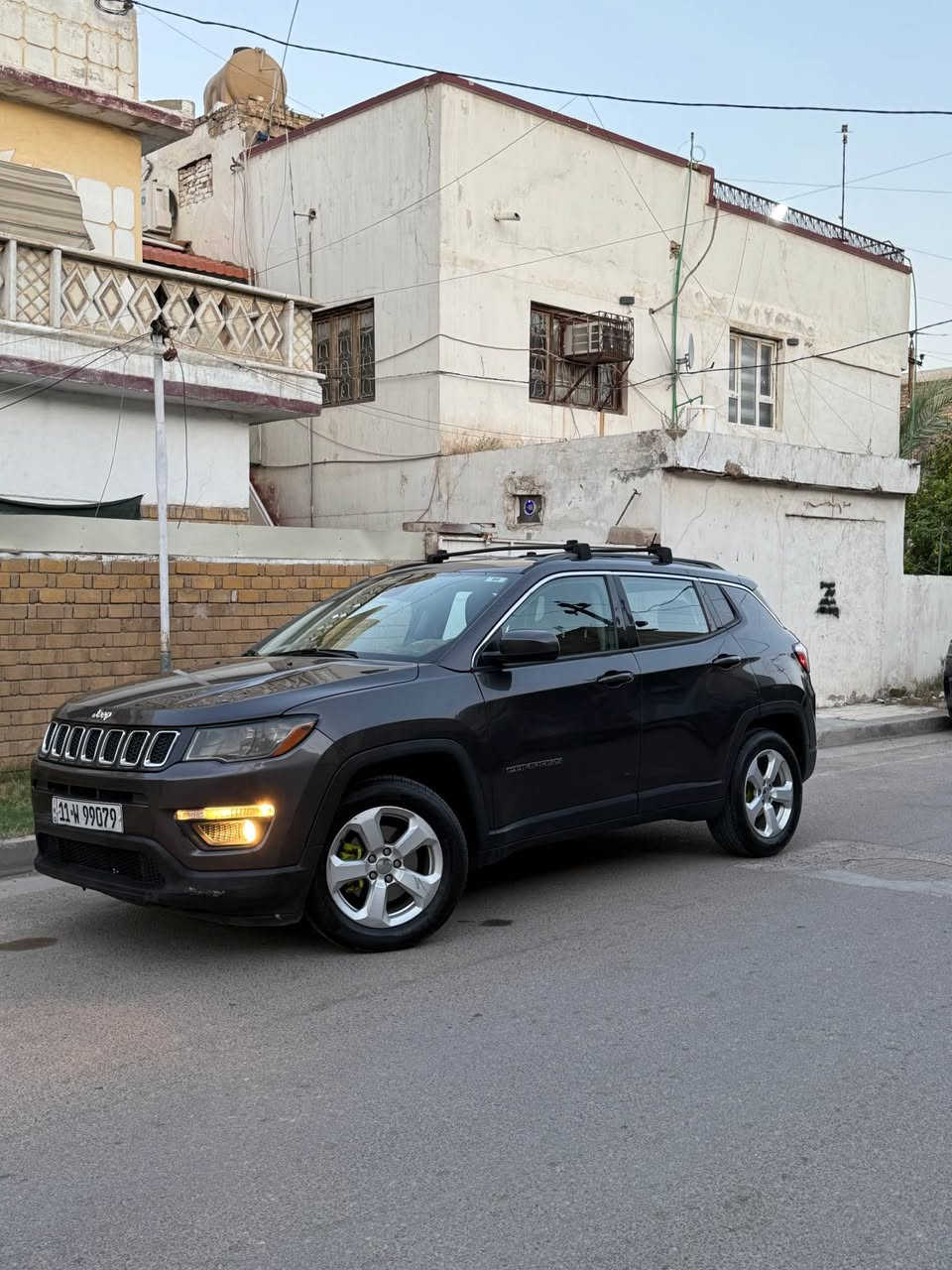 جيب كومباس 2018
لاتليود
رقم بغداد دولي باسمي 
بدون ايرباك حادثها
جاملغ خلفي 
موصفات 
شاشه وسط 
كسري كهرباء
كشنات جلد ومخمل
كشنات هيتر
ستيرين هييتر
تو ويل 
سستم سماعات
قطعتين تبريد
وبعد اكو هوايه موصفات
ماشيه 104 m
سعرها 119 ورقه وبيها شي بسيط
مكاني بغداد سبع ابكار
*********** بغداد, العراق
