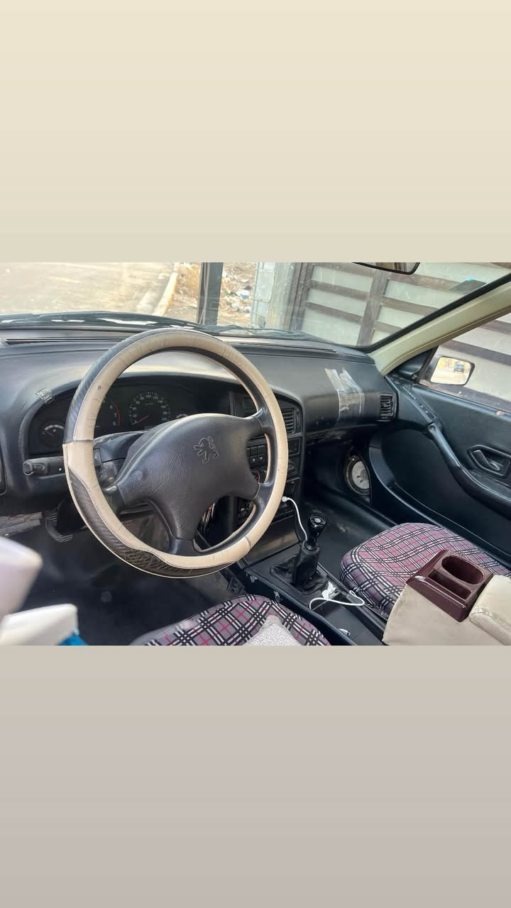 بيجو روئ للبيع  موديل ٢٠٠٩سنويه باسمي السعر 23وبيها مجال الرقم ***********
