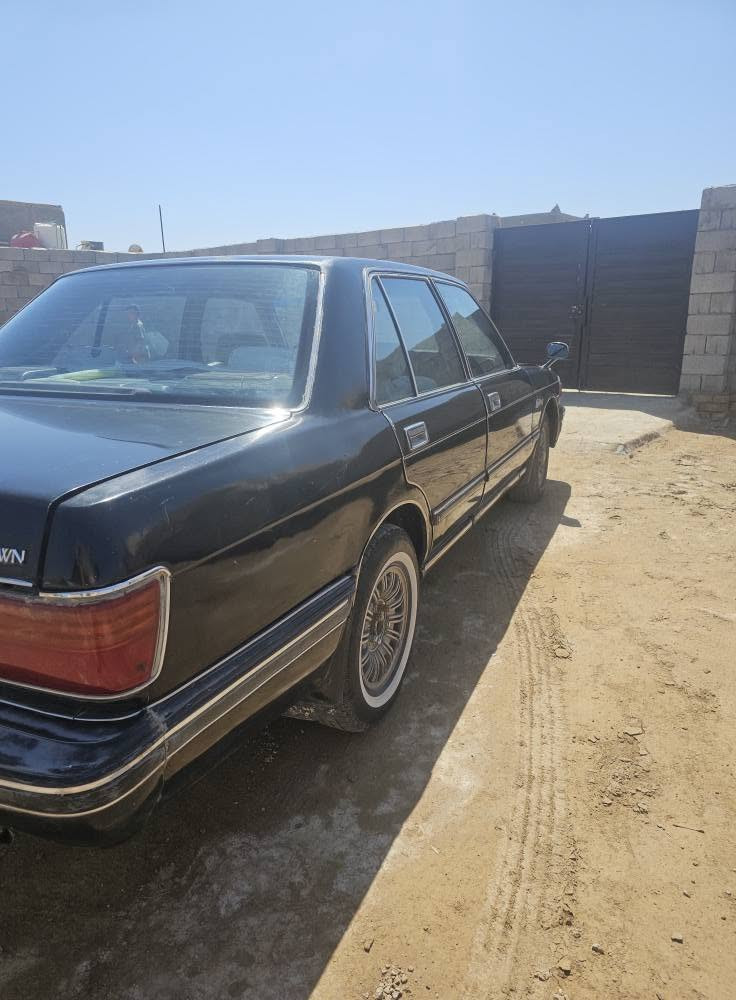 كراون للبيع موديل 1988
كير محرك نضيفات
 تبريد خير من الله 
باتري راديتر تخم تاير جدد 
سنويه لغاية 2028 
رقم واسط مداور ثاني يوم 
عنوانها ذي قار الفجر 
*********** الشطره, ذي قار
