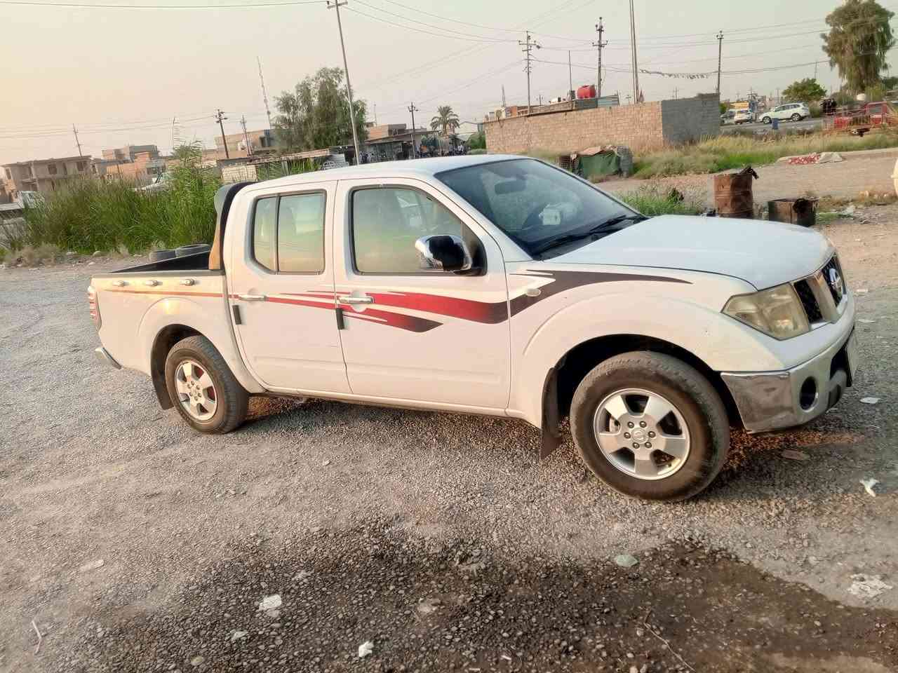 سلام عليكم نيفاره موديل 2008 سياره جديده وحلوة بس بيه قطعتين صبغ باب وصفحه مال البدي بدون دواخل شرط التحويل تبريد مكينه خير من الله حداديه خير من الله مكان السياره ديالى شهربان رقم المبايل ***********
