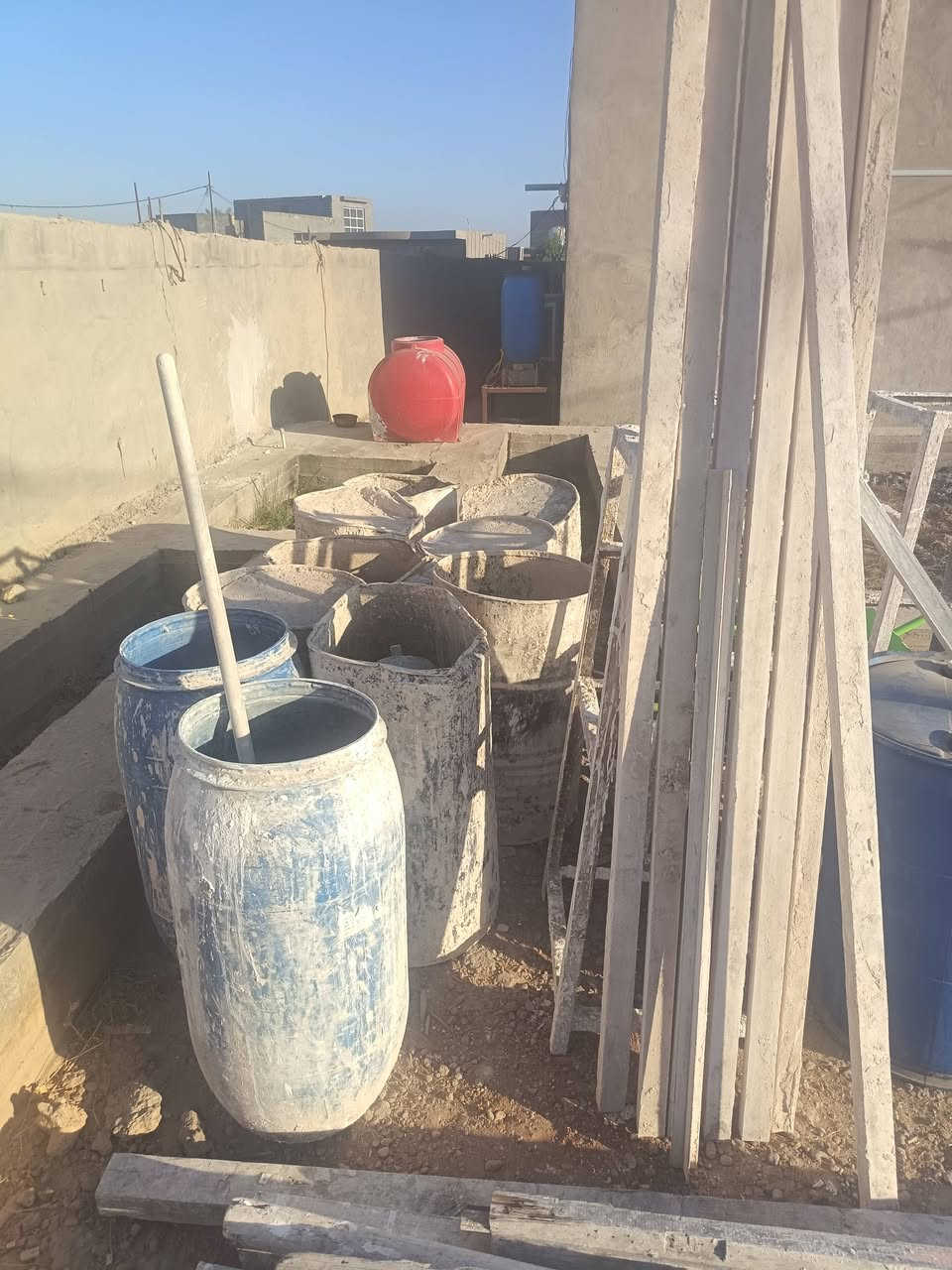 السلام عليكم سكله للبيع كامله مال بياض المكان بابل ***********
