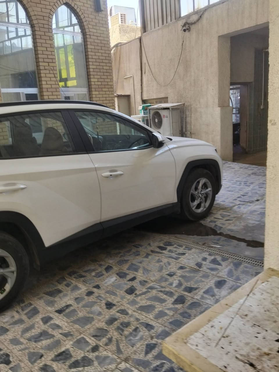 توسان موديل 24 محرك4 سلندر دوش رقم بغداد قطعتين تبريد كشنات الاماميه تبريد فور ويل خليجي مكفوله كفاله عامه 
على مؤسسة الشهداء بعد سنه ونصف للتحويل قماره حديد 
ت ***********
بغداد اورفلي
