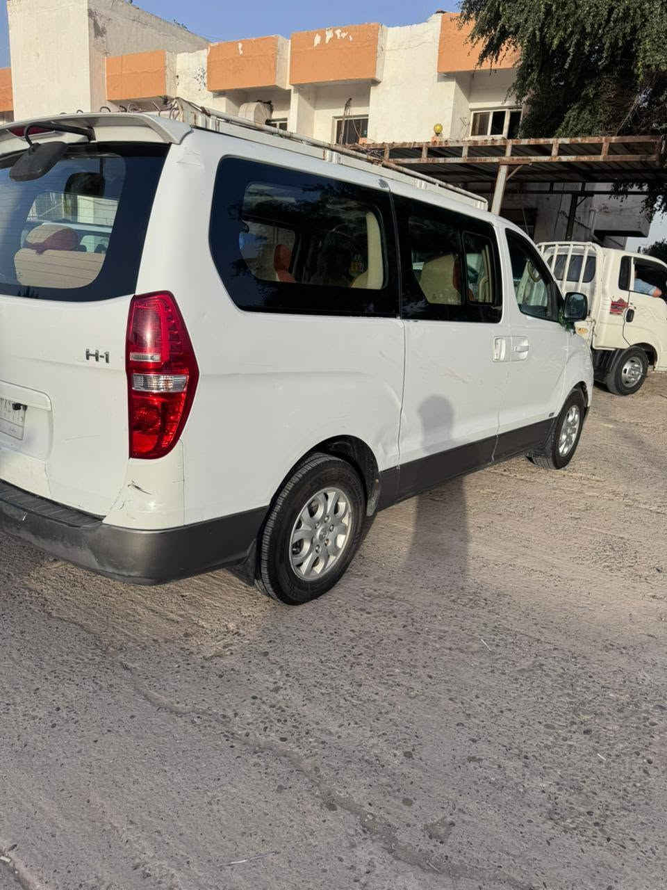 استاركس  موديل ٢٠٠٩ بانزين اصل مكينه ٢٤٠٠ جاهزه رقم بغداد مصفره خط وبحث 
بيه صبغ رشه جوه قبق البانزين باقي مكفوله 
***********.  *********** سعر ١٢٥
