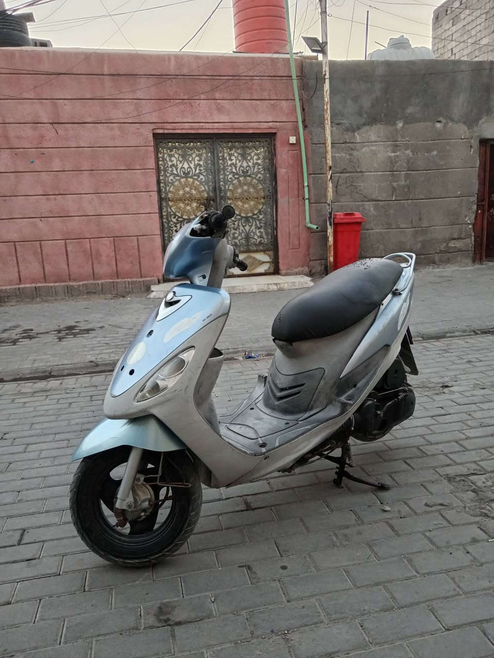 ماكس قجمه دراجه كلها علبلاد ماناقصها شي كلها شغاله مكينه بلاديه فول نعومه مشي وشلعه كفرات كله ختم واحد ويه المكينه السعر 700 عنواني بصره رقمي ***********
