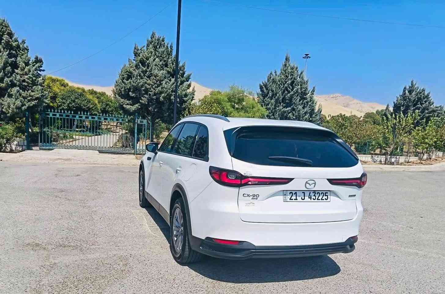 Mazda cx 90 
نمونه له جوانى بى بوياخ 
جوار تايه ى تازه ى لوكه
مواصفات فوله
دوو به له له ساردى بجوكى هه يه 
زماره ى شانصى 
JM3KKCHD1R1148863
زم تلفون
*********** السليمانية, العراق
