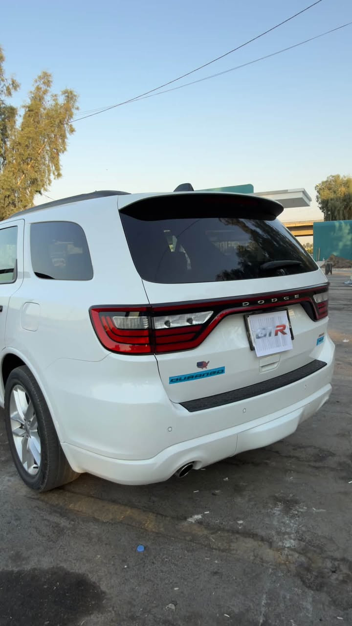 🚘 للبيع دودج دورانجو GT Plus موديل 2024. سياره كلين بدون ضربه

✨ سيارة فخمة وعائلية، مواصفات عالية ومحرك قوي، والدفع خلفي RWD.

🔹 الموديل: 2024
🔹 الفئة: GT Plus
🔹 اللون: أبيض
🔹 الدفع: خلفي RWD
🔹 المحرك: V6 Pentastar سعة 3.6 لتر
🔹 القوة: 295 حصان
🔹 القير: أوتوماتيك 8 سرعات
🔹 3 صفوف مقاعد

🔥 المواصفات والتجهيزات:

✅ مقاعد جلد
✅ كراسي أمامية كهربائية
✅ تبريد المقاعد الأمامية
✅ تدفئة المقاعد الأمامية
✅ تدفئة المقاعد الخلفية
✅ ستيرن كهربائي
✅ ستيرن مدفأ
✅ فتحة سقف كهربائية
✅ باب خلفي كهربائي
✅ مرايا جانبية كهربائية مع خاصية التعتيم ونقاط عمياء
✅ شاشة Uconnect قياس 10.1 إنش
✅ Apple CarPlay
✅ Android Auto
✅ ملاحة GPS
✅ كاميرا خلفية
✅ حساسات اصطفاف
✅ تحكم مناخي ثلاثي المناطق
✅ تشغيل عن بُعد
✅ دخول وتشغيل بدون مفتاح
✅ جنوط 20 إنش
✅ إضاءة LED

🛡️ أنظمة الأمان والرادارات:

🔸 رادار مثبت سرعة متكيف Adaptive Cruise Control
🔸 رادار تحذير الاصطدام الأمامي
🔸 نظام مراقبة النقطة العمياء Blind Spot
🔸 تحذير حركة المرور الخلفية Rear Cross Traffic Alert
🔸 نظام الكبح المساعد عند الطوارئ
🔸 حساسات أمامية وخلفية
🔸 نظام الثبات الإلكتروني
🔸 نظام التحكم بالجر
🔸 ABS
🔸 وسائد هوائية متعددة
🔸 مراقبة ضغط الإطارات

💎 دورانجو GT Plus — فخامة، قوة، راحة ومواصفات ممتازة ممشئ45 الف ميل 

📍 الموقع: [موصل]

📞 للتواصل: [***********]

🔥 للجادين فقط
