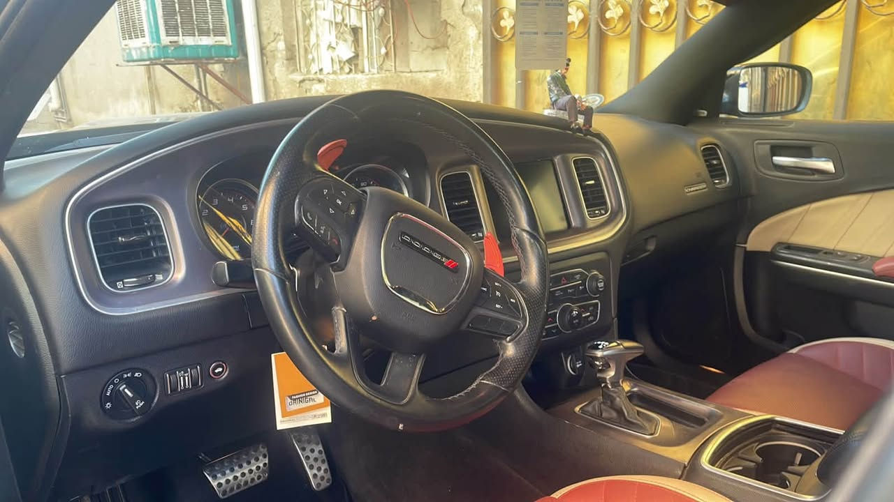 السلام عليكم 
دوج جارجر ٢٠١٩ 
السيارة GT اصل
ماشية ٦٠ 
شاشة كبير 
كامرا 
كشنات جلد 
وبعد مواصفات الجيتي معروف 
جديدة السيارة
حادثه جاملغ وبنيد 
مكينه كير حدادية مكفولة 
معروضه ١٩٠ وبيه مجال بسيط 
للاستفسار الاتصال او واتساب 
***********
مكان بغداد

نص مكتوب في الصور:
- BidFax.info