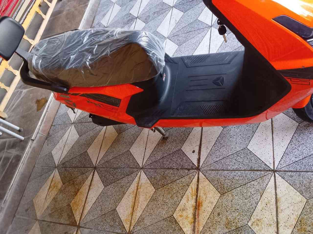 السلام عليكم دراجة شحن للبيع 
دراجة صار شهرين من اخذناها 21/5 بطاريات 6 
صارت بواحد ومية 
للبيع ب ٧٥٠ وبيها مجال 
العنوان /الدورة 
اخوان اليكسر بسعر هواي ليراسل سعر وعنوان مذكور 
دراجة نظيفه واستعمال قليل على كد الشغل
تواصل واتساب  / ***********
