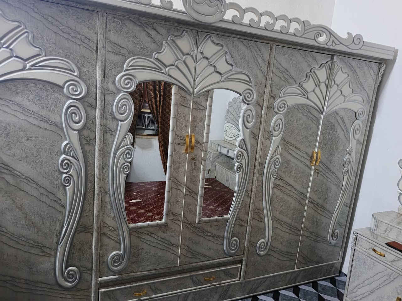 غرفه عراقيه حطاطه ستعمال شهر لبيع عنوان رحمه قرب افران دبي مراسله صفحه ***********
