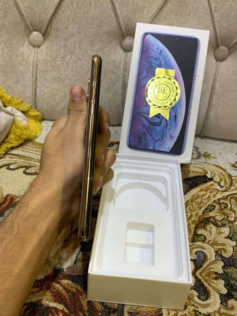 إكس ماكس للبيع نضافه 100/100
ذاكره 256 🔥
دبل خط يعني خطين
بطاريه 100 🔥 مبدله وكاله شرط 
تنسه الصرف 
فيس ايدي متوقف  والباقي كله بلادي شخط مابي 
جهاز فول مابي اي خلل 🔥 
ملحقاته كامله كارتونه وكيبل شحن 
السعر 230 الف فقط 
المكان الرمادي ***********
