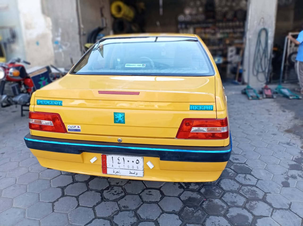 سلام عليكم بيجو للبيع أكدمديل 16 رقم واسط سنويه جديده هيئه مصفره جاهزه تخم تاير حداديه جديده مكينه وكير فرنسي جدد تبريد ثلج سعره 38 بيه مجال بصيط مكاني واسط نعمانيه ***********
