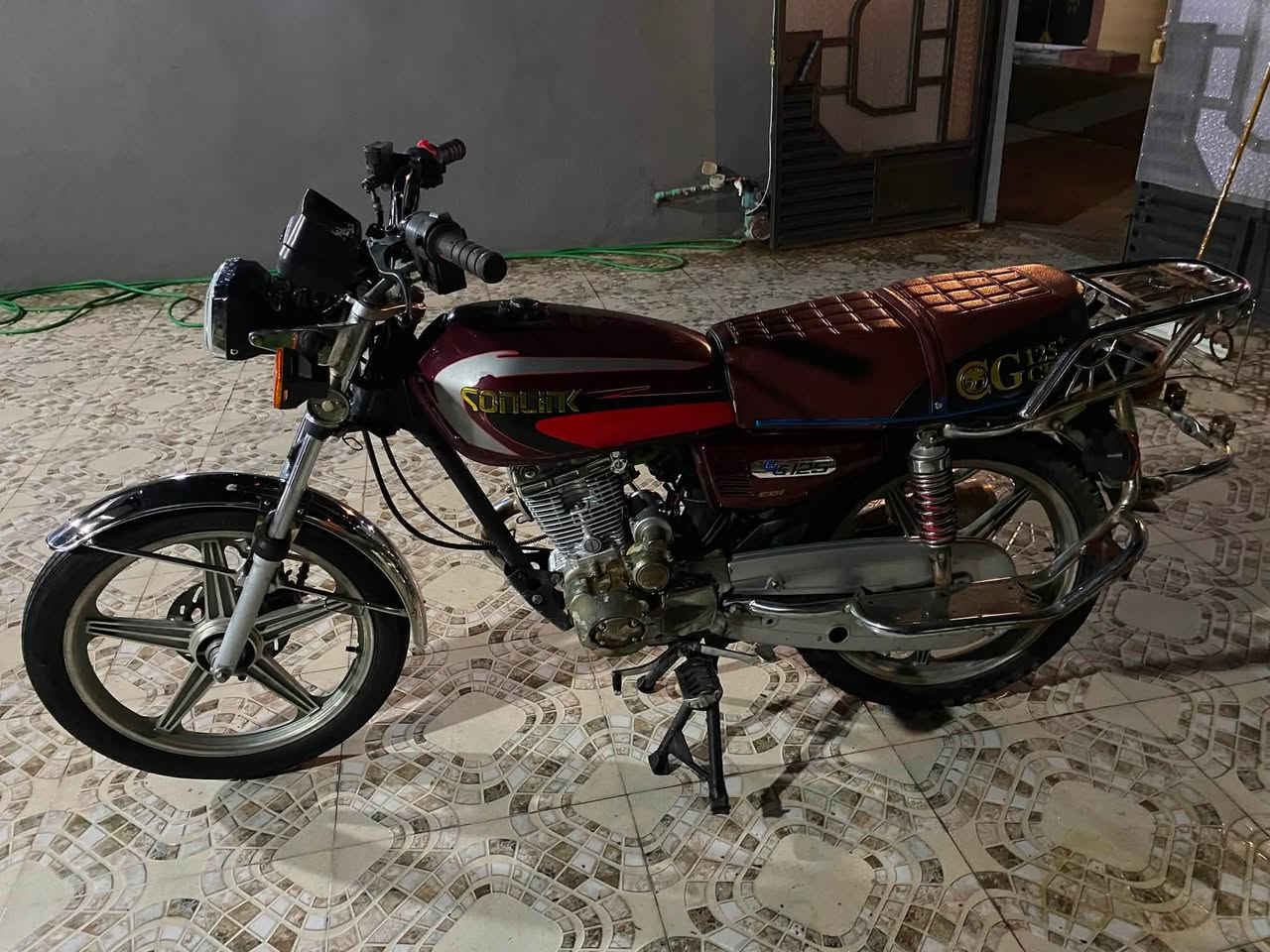 مأطور بارت للبيع محرك ما مفتوح شرط كلشي شغال السعر 450 وبي مجال للتواصل اتصل عل رقم ***********.    (مكاني حمدانيه )
