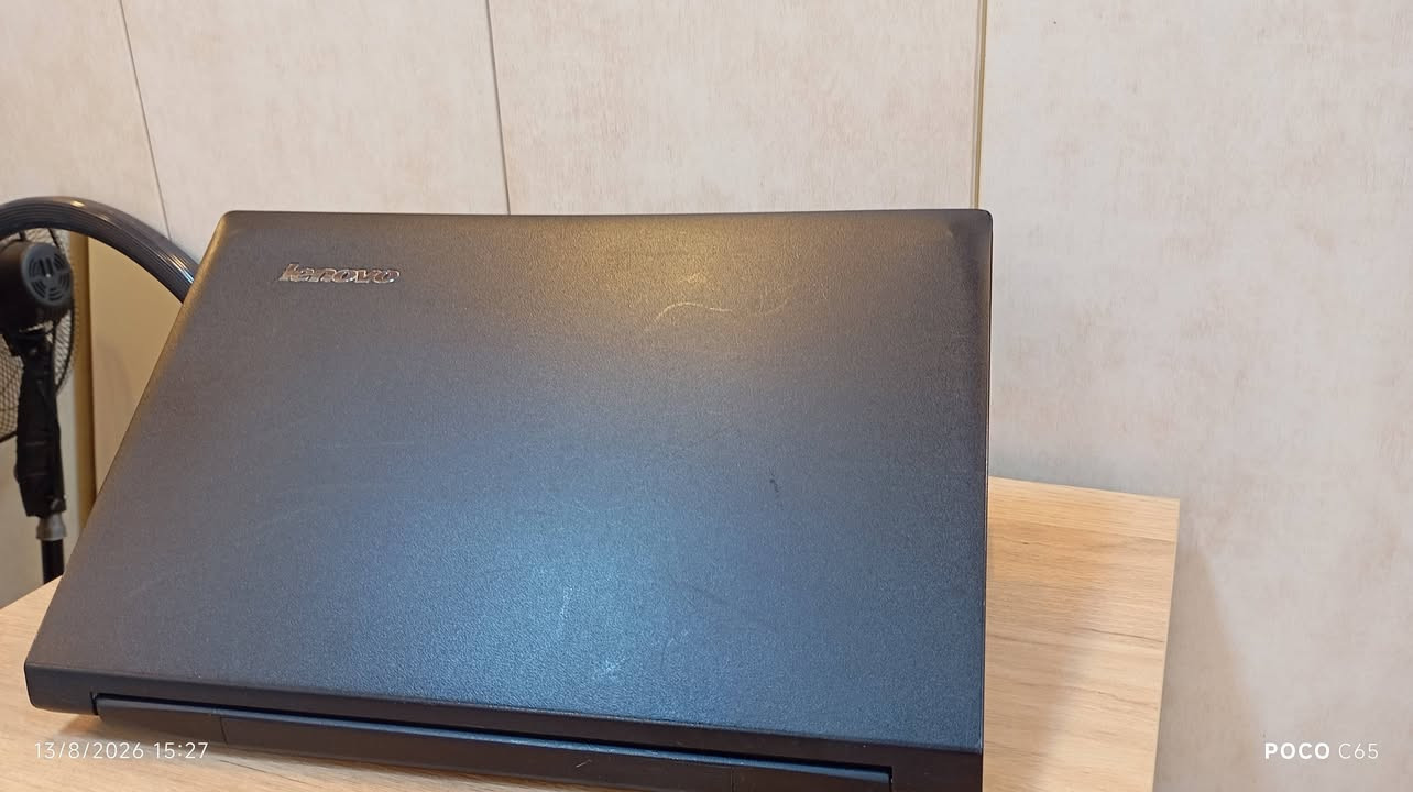 💻 Lenovo B590 للبيع
🔹 الموديل: Lenovo B590
🔹 المعالج: Intel Celeron 1005M
🔹 سرعة المعالج: 1.90GHz
🔹 الأنوية: 2 Cores / 2 Threads
🔹 الرام: 2GB DDR3
🔹 سرعة الرام: 1600MHz
🔹 التخزين: SSD 256 GB
🔹 كرت الشاشة: Intel HD Graphics مدمج، 
🔹 دقة الشاشة: 1366×768 HD
🔹 النظام: Windows 10 Home Single Language 64-bit
🔹 الكيبورد: عربي / إنكليزي
🔹 BIOS: Legacy
📌 مناسب للتصفح، الأوفيس، الدراسة والمهام الخفيفة.
السعر 100 الف و بيها مجال
***********
