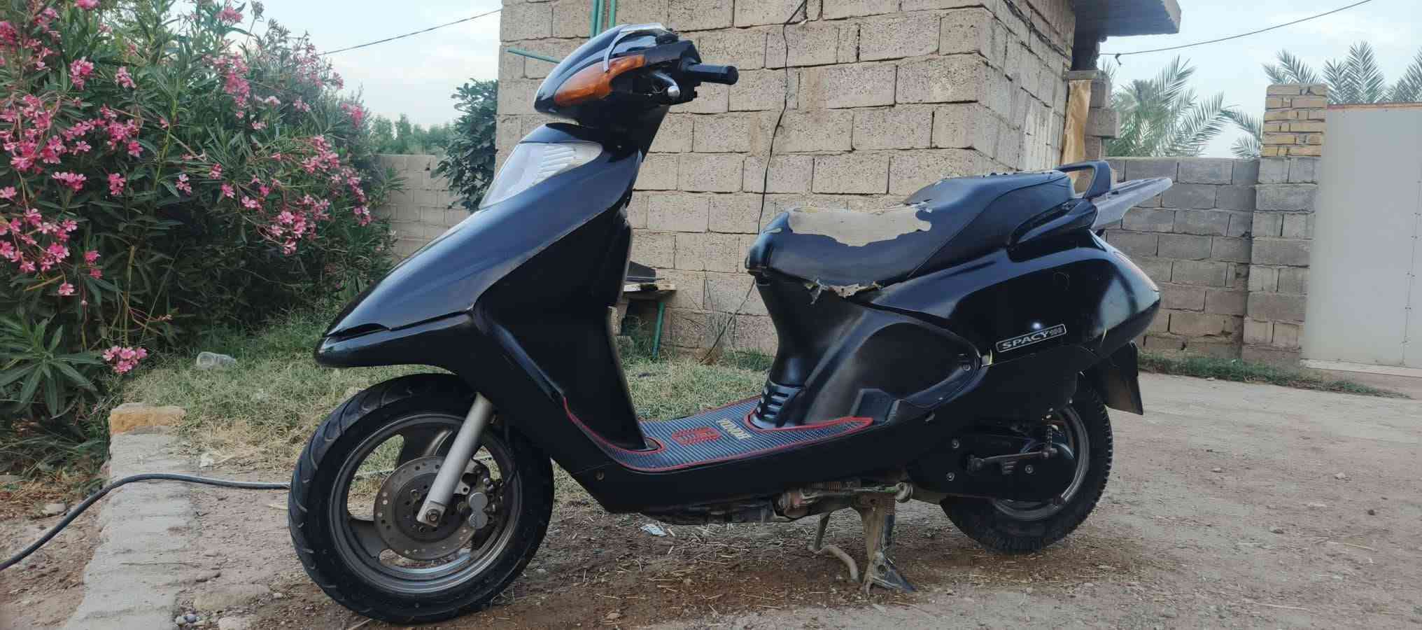سلام عليكم سبيسي ياباني البيع.محرك مفتوح دراجه ماعوزه شي جاهزه كله شغاله  كفرات  اصلي ابو الختم الستفسار ع الرقم (***********)..
