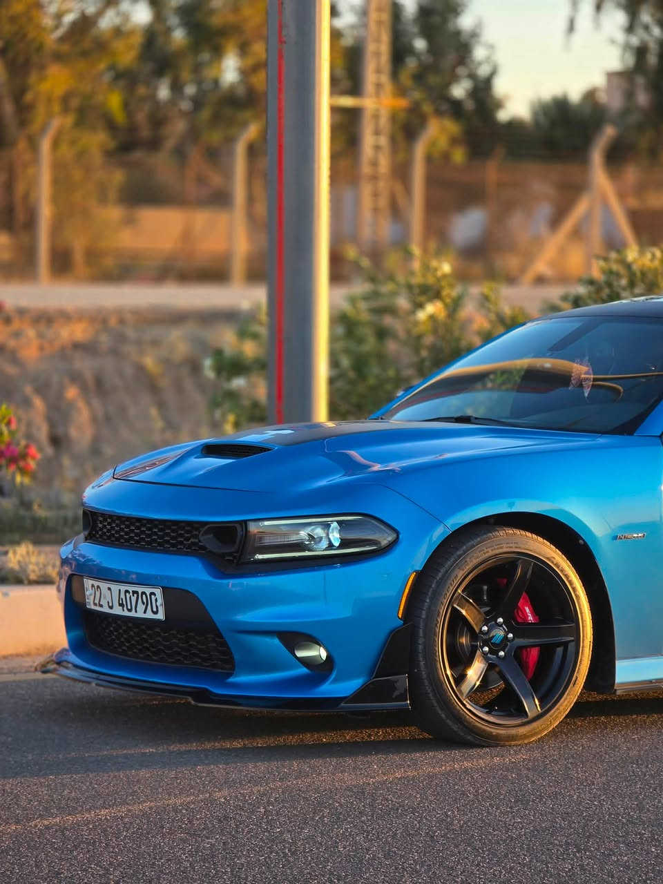 دايتونا 
* الموديل: 2018
* المواصفات: خليجي (وكالة هارلم)
* المحرك: HEMI V8 سعة 5.7 لتر
* القوة: 370 حصان
* القير: أوتوماتيك 8 سرعات
* الدفع: خلفي (RWD) 
* فل أوبشن (عدا الرادار)
* Super Track Pak الأصلي، ويشمل وضعيات القيادة الرياضية، Performance Pages،   
* ⁠* سبورت مود
* كراسي جلد/كنتارا سوداء مع تطريز
* لون خارجي بحري (أزرق)
* كاميرا خلفية
* دخول وتشغيل ذكي
* شاشة Uconnect 8.4 إنش
* جنوط 20 إنش
* غطاء محرك رياضي (Hood Scoop)
* سبويلر خلفي وشعارات Daytona الأصلية 
* الممشى: 52 ألف كم
* كفالة عامة من الضربة 
* ⁠الاستفسار /*********** او
* ⁠متواجد على الماسنجر
