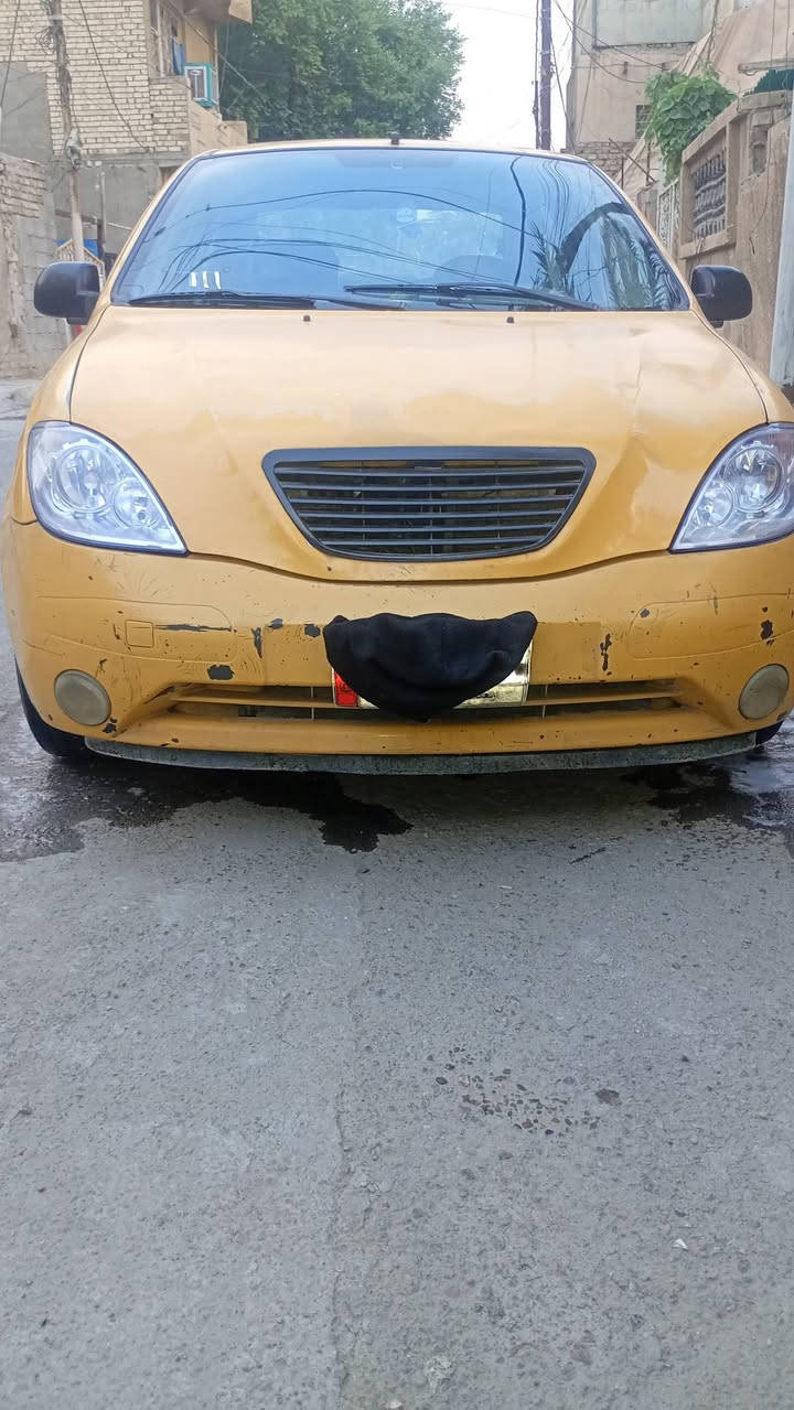 سلام عليكم سياره طيبه موديل ١٥ كير مكينه مكفوله بس تبريد ما  يشتغل صدر حلو ونضيف سعر   بثنين تلاثين وبيهه مجال  *********** هيه وغرامه مصفره فقط زحفرانيه شارع لمحد
