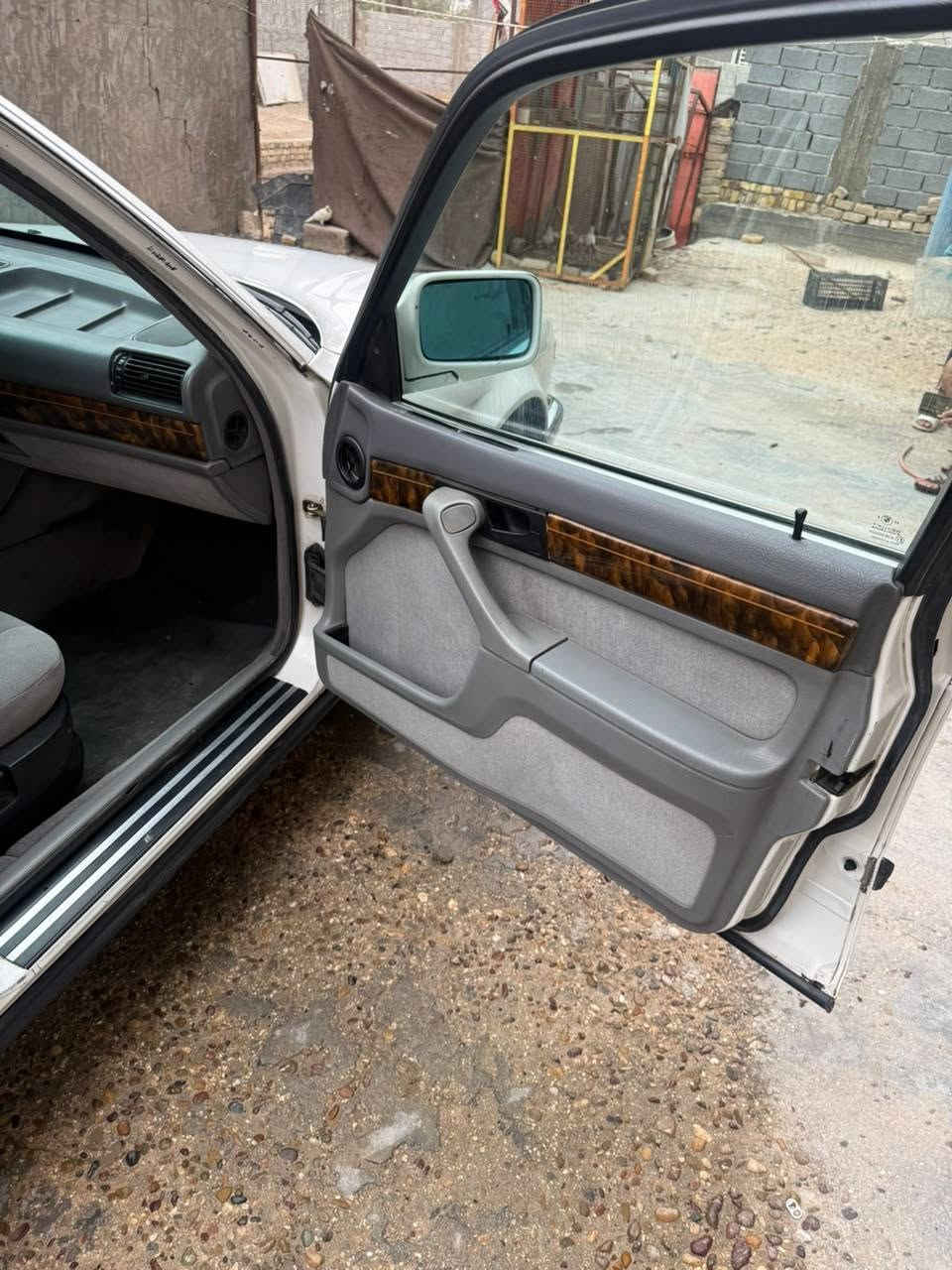 بي ام 735 • E32 • بانوراما