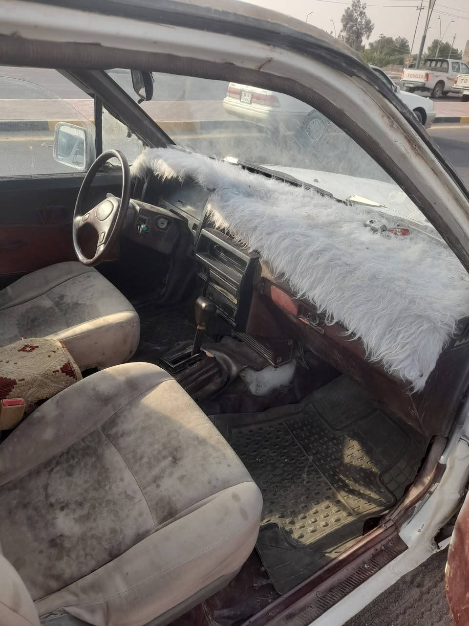 سلام عليكم بيكم نيسان موديل 93 رقم نكليزي سنويه و31 سعر 35وبيه مجال 
رقم***********
