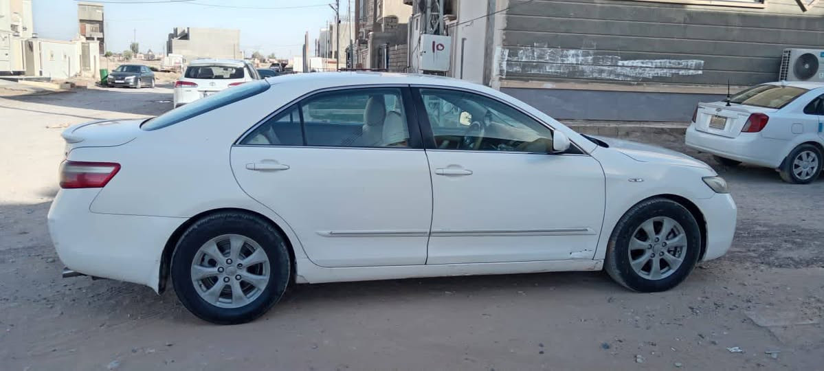 السلام عليكم
سياره كامري2008خليجيه  رقم كركوك  مميز بيها باب صبغ وشبر براس الجامه من يم القماره ضربتها حصوه وصبغت مكانها شبر السونار مرفق 
للبيع او مراوس بكورلا وانترا من٨لل١١
للاستفسار ***********
***********
