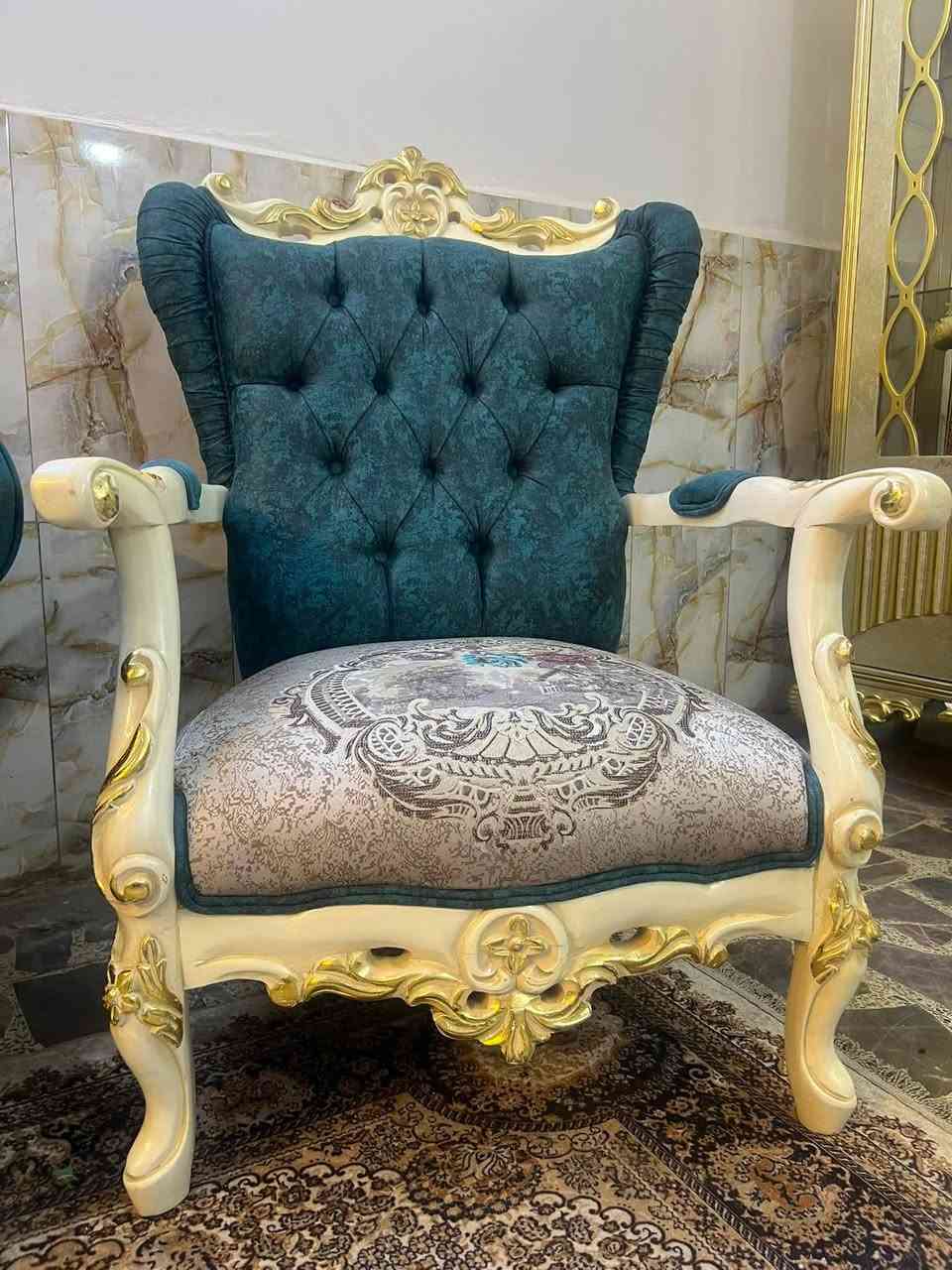 تخم تركي خشب زان جديد استعمال اشهر نظافة 💯   عشر مقاعد مع وسطية الشعر ٩٠٠ مكانه المنصور ***********
