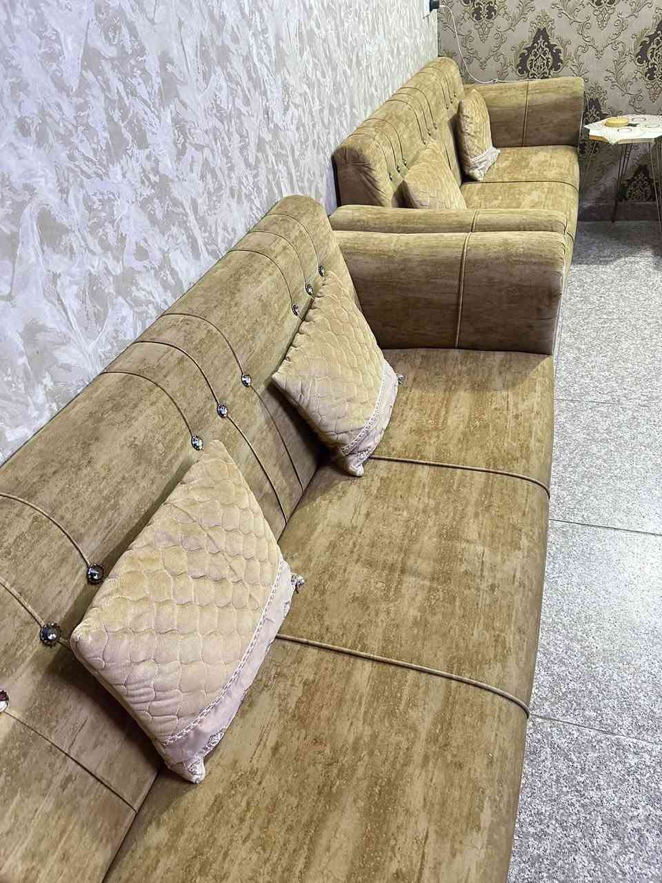 خم تسكام نظيف وجديد مابي اي عيب ١٠ مقاعد سعر ٢٧٠ وبي مجال اكثر للتواصل ***********
