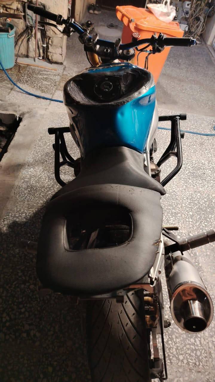 السلام عليكم  كاوسكي للبيع 2004
 636 مكينه. برغي مامفتوح بيهه. بلاديه 
مكينه هاون شك لكاع شك. شلعه معدل 
تراي للبصره مال جناي صارت شغله ودابيع
تزويد. فووول. لفول كله اصلي. برمبو على اخر حبايه
كلش ما متعوبه 
تفاصيل هواي بيهه. 
تزويد كلش هواي بيهه 
جيب وياك فيتريه وتعال كلب.  اذا لمكينه بيهه شكال 
تاخذهه. مني الك 
للستفسار.   مكانهه. بغداد. 
***********
