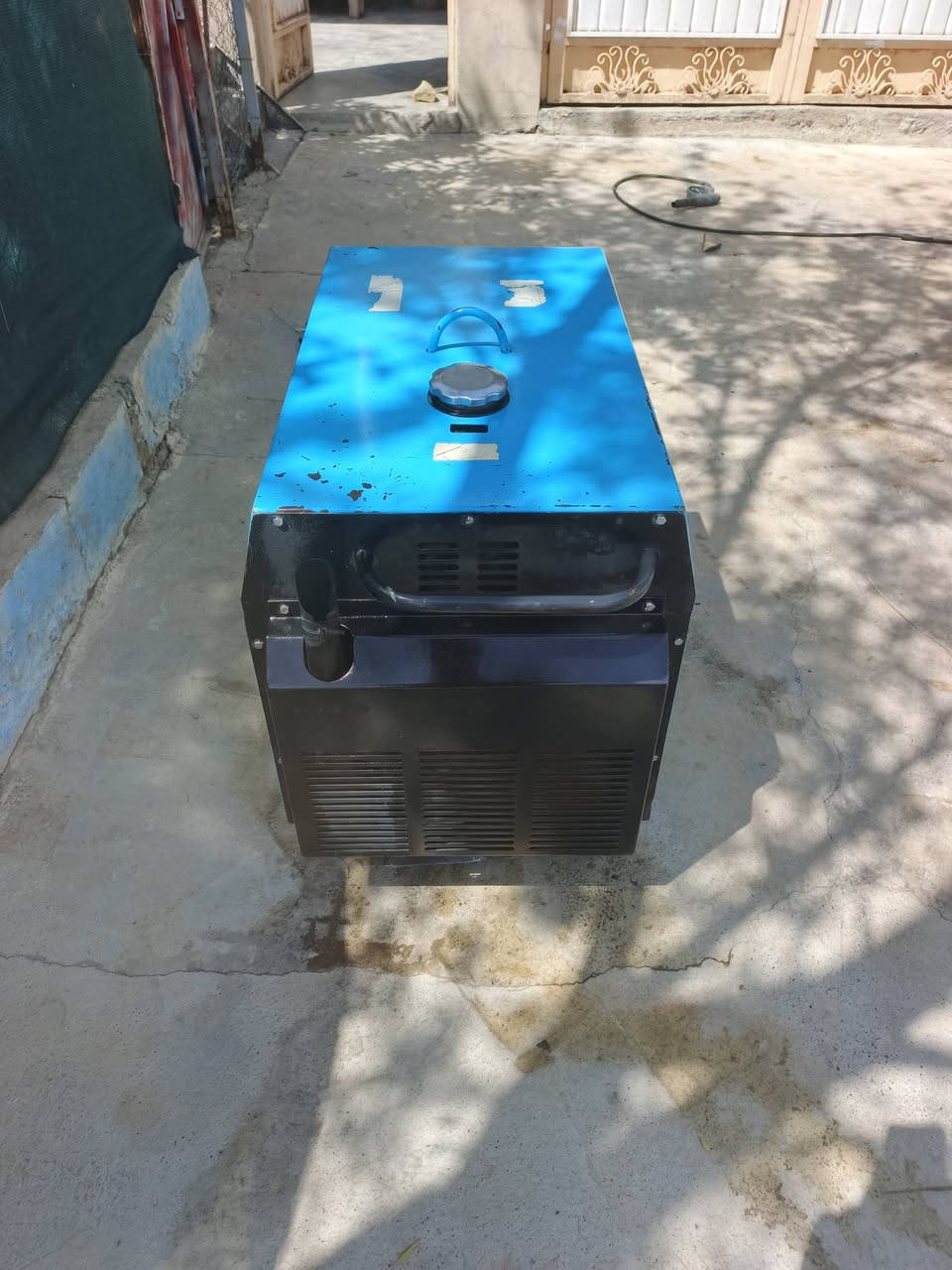 مۆلیدەی گاز.
30ئەمپێری 
زۆر پاکو بێعەیبە  بەیەک سلف  ئیشەکات  
بۆعەیبو عاری پرسیارو جەرەس مەکە  ماڵەکە پاکە سەروەستای نەبیناوە  مەکینەی ئسپانەی بەر نەکەوتووە  بەشەرت  ئەیفرۆشم  سعری 650 هەزارو معامەلەیە کەم  بەتازەی ملێنوێکودووسەت هەزاری پێدراوە. ***********
