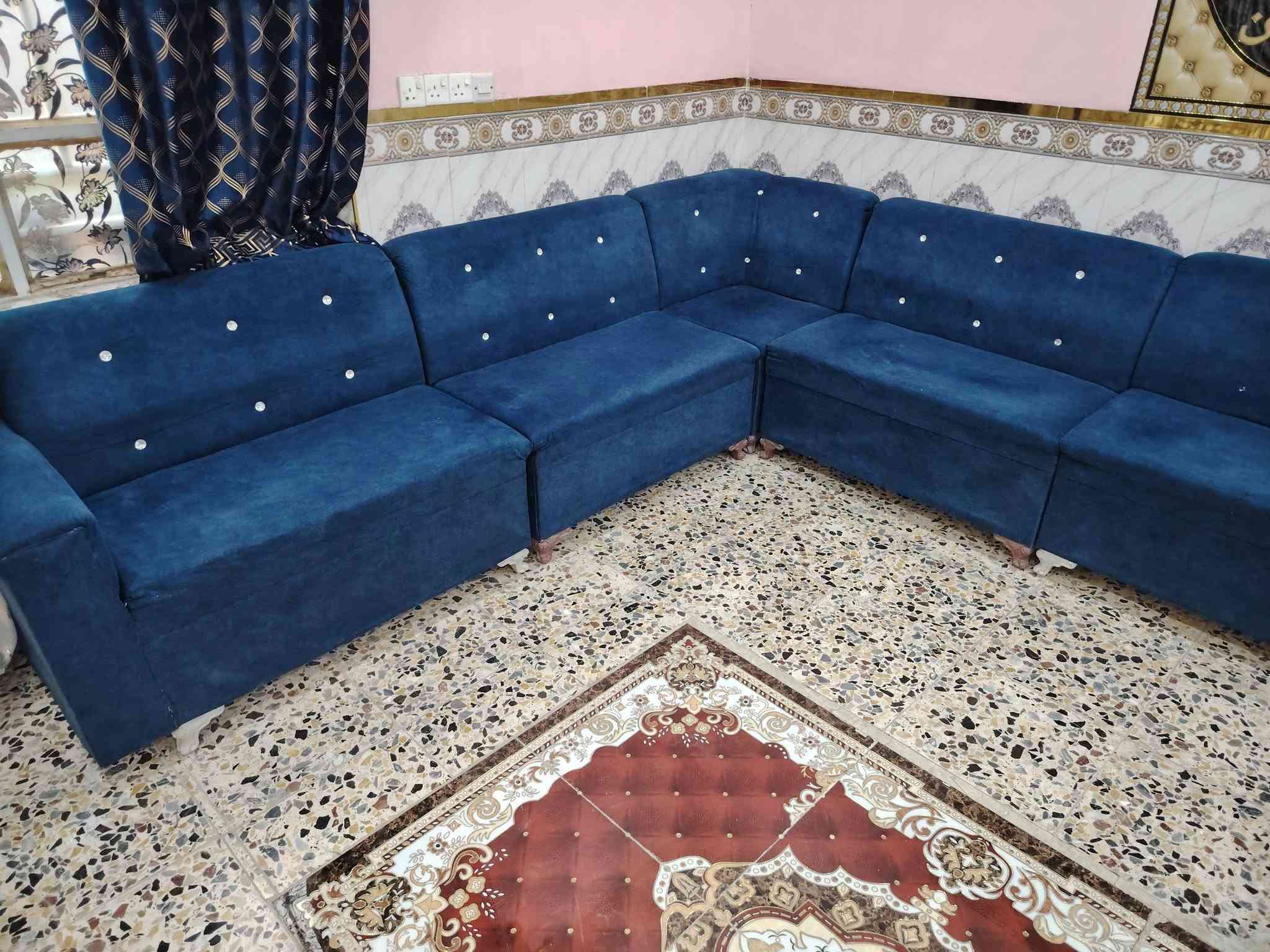 تخم ديوان • ١٥ مقعد