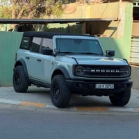 للبيع فورد برونكو  2023 4 دكم  54 m السياره جديده حيل  محرك V6  لون مم...