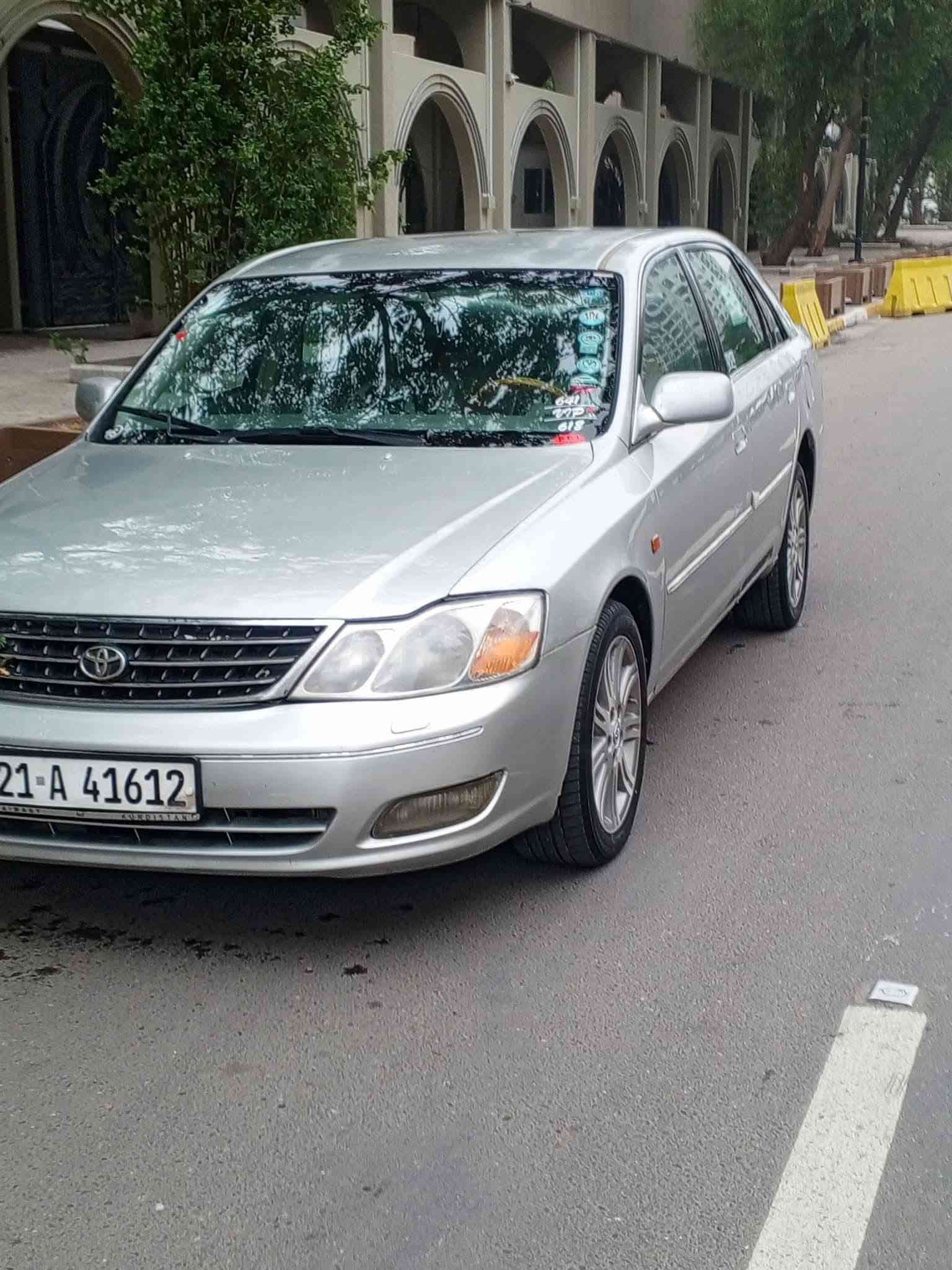 🚗 تويوتا أفلون موديل 2001 (خليجي) - للبيع 🚗
السيارة نظيفة جداً وجاهزة 
🔹 المواصفات العامة:
الموديل: 2001 (وارد خليجي - استيراد خاص).
المحرك والكير: بحالة ممتازة (جديد).
الرقم: شمالي  تحويل مباشر، باسمي ثاني تحويل).
الوضعية القانونية: مفحوصة حاسبة عامة في كل محافظات العراق (سليمة تماماً من السرقة أو الحجز).
🔹 الوضع الميكانيكي والكهربائي:
التبريد والتدفئة: تبريد ثلج + تدفئة شغالين بكفاءة عالية.
الكهربائيات: مكفولة بالكامل، جميع الكيجات والأنظمة شغالة.
التخم إطارات: جديد بالكامل مع ويل كب جديد.
الحدادية: أمامية وخلفية جديدة (تراي السيارة بحالة الزيرو).
الأنظمة الشغالة: مثبت سرعة (كروز كنترول)، 
🔹 الإضافات والجمالية:
الداخلية: نظيفة جداً وبحالة الوكيل (الكشنات جديدة)، ولا يوجد أي ضوء تحذيري مشتعل في الدشبو.
الشاشة: مزودة بشاشة وكاميرا خلفية.
الجام واللايتات: جام أمامي جديد، ماصدات الشركة، لايت أصلي (الناصي أصفر، والعالي ثلجي).
قطعتين ونصف فقط (صبغ خارجي بدون داخل).
💰 السعر: 85 ورقة تم تنزيل السعر الى 78 قفل
📍 الموقع: الأنبار - قضاء هيت
📞 للتواصل والاستفسار: ***********
